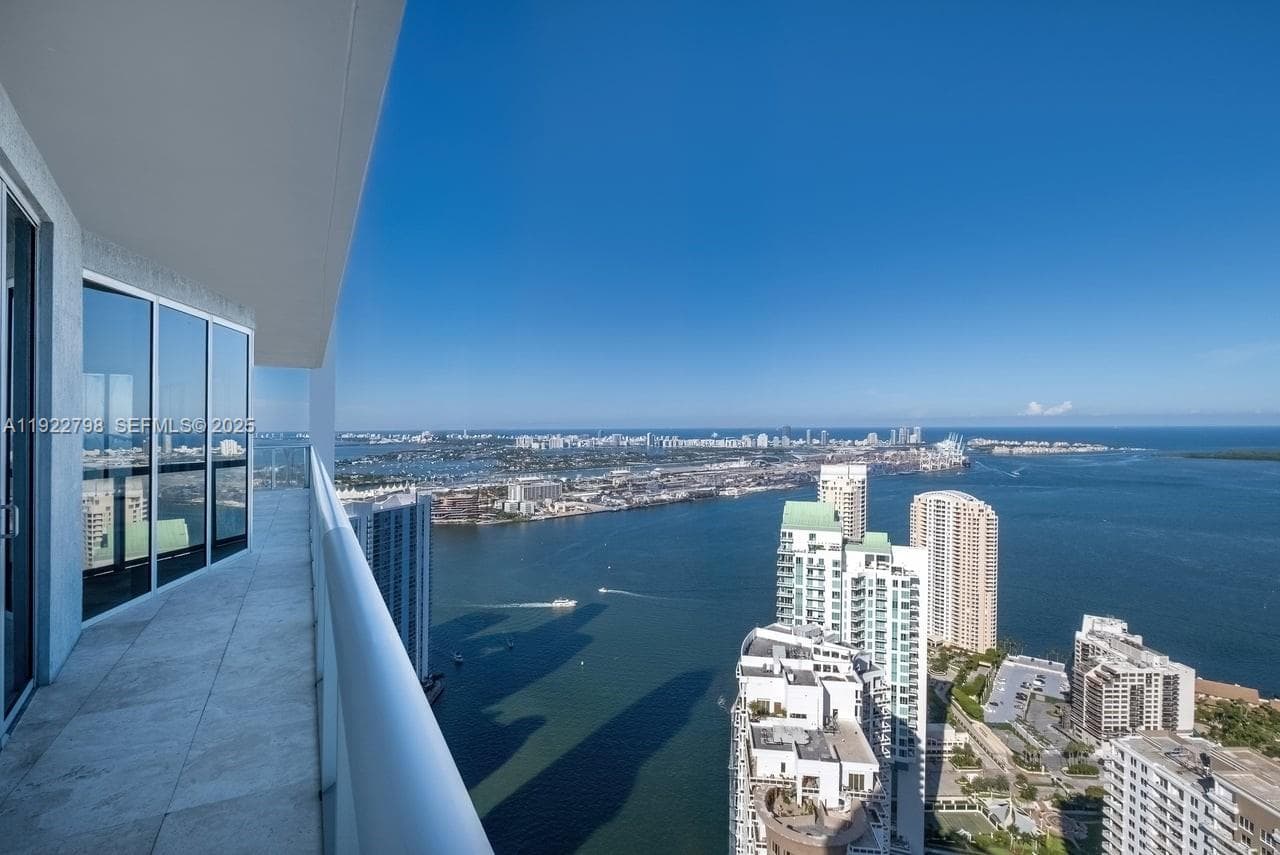 465 Brickell Ave # 5701, Miami FL 33131 — 40