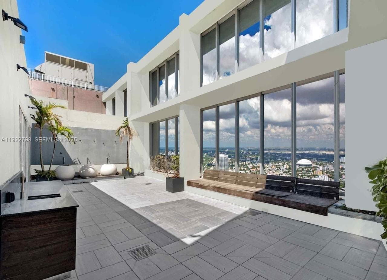 465 Brickell Ave # 5701, Miami FL 33131 — 39