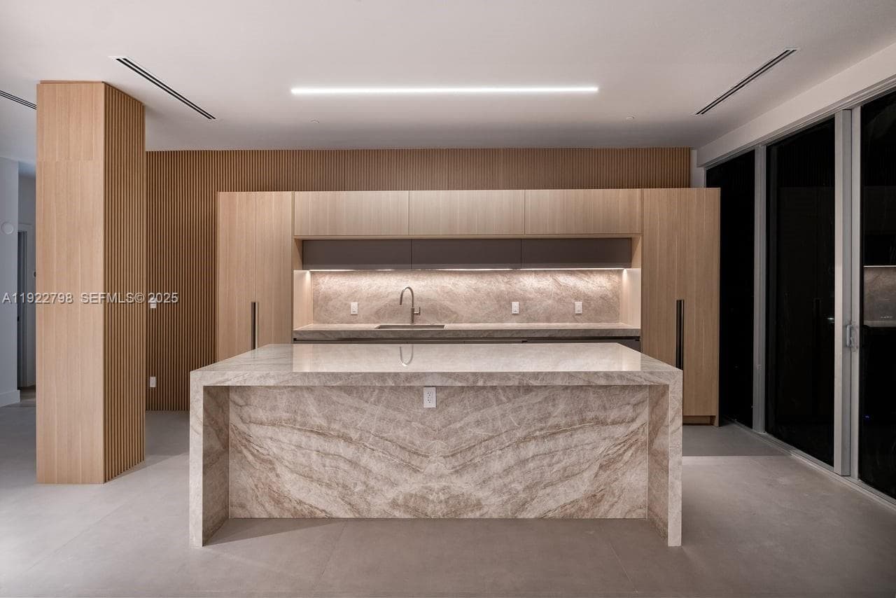 465 Brickell Ave # 5701, Miami FL 33131 — 4