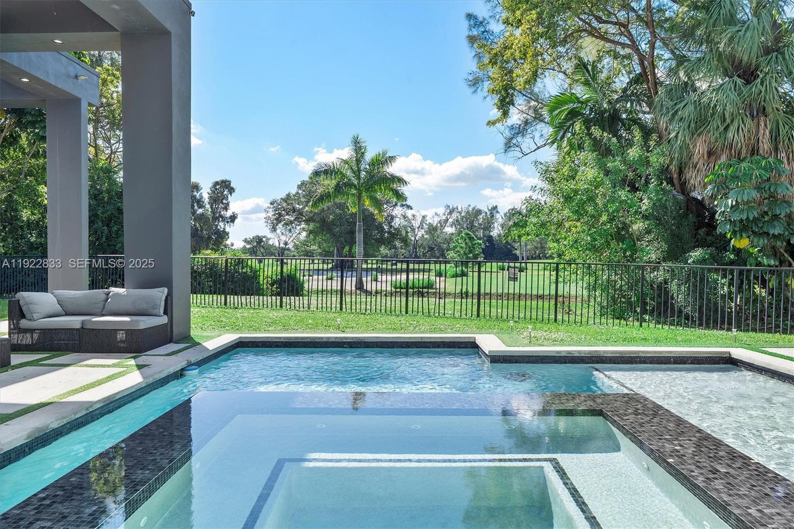 1009 NE 104th St, Miami Shores FL 33138 — 68