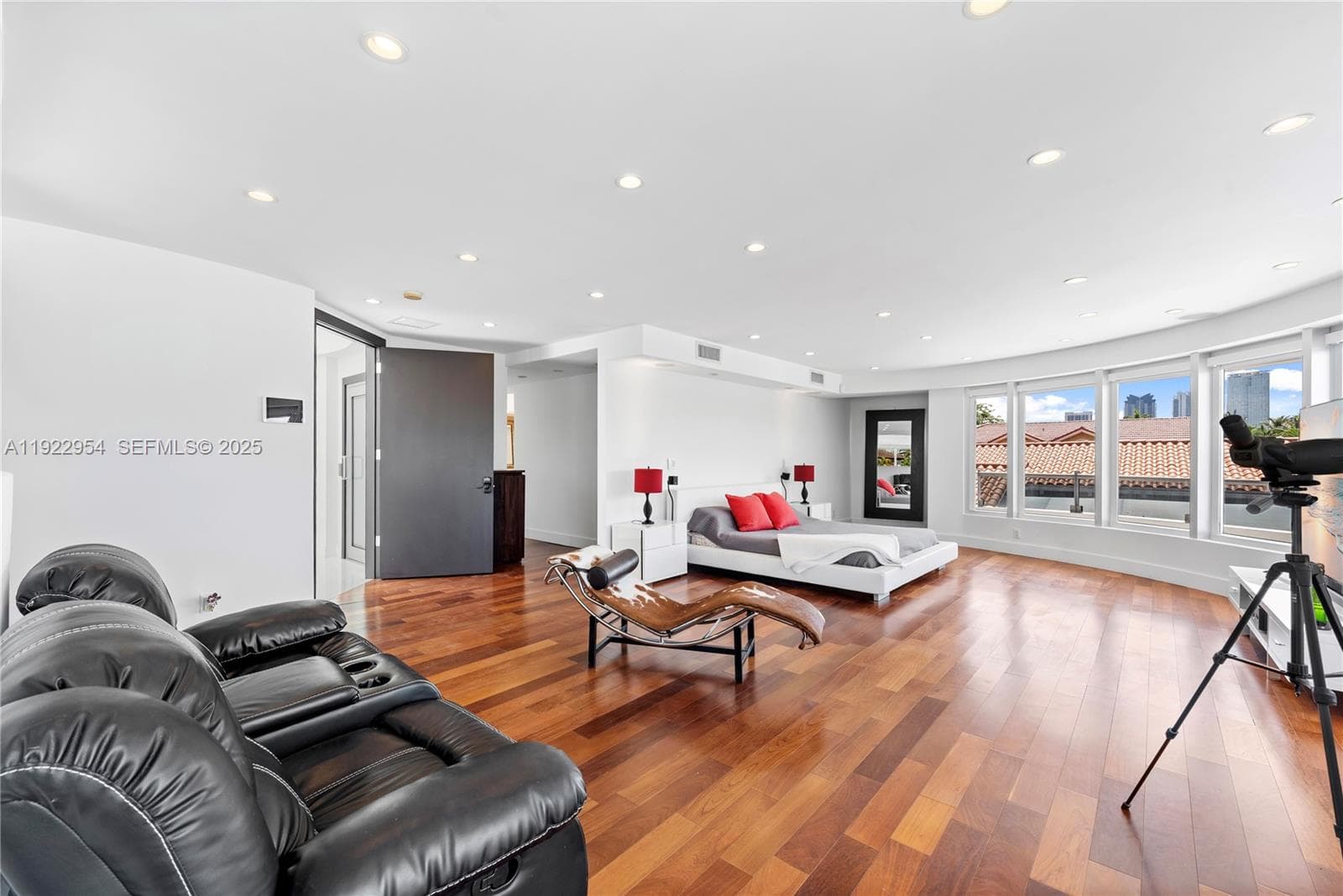 3344 NE 167th St, North Miami Beach FL 33160 — 63