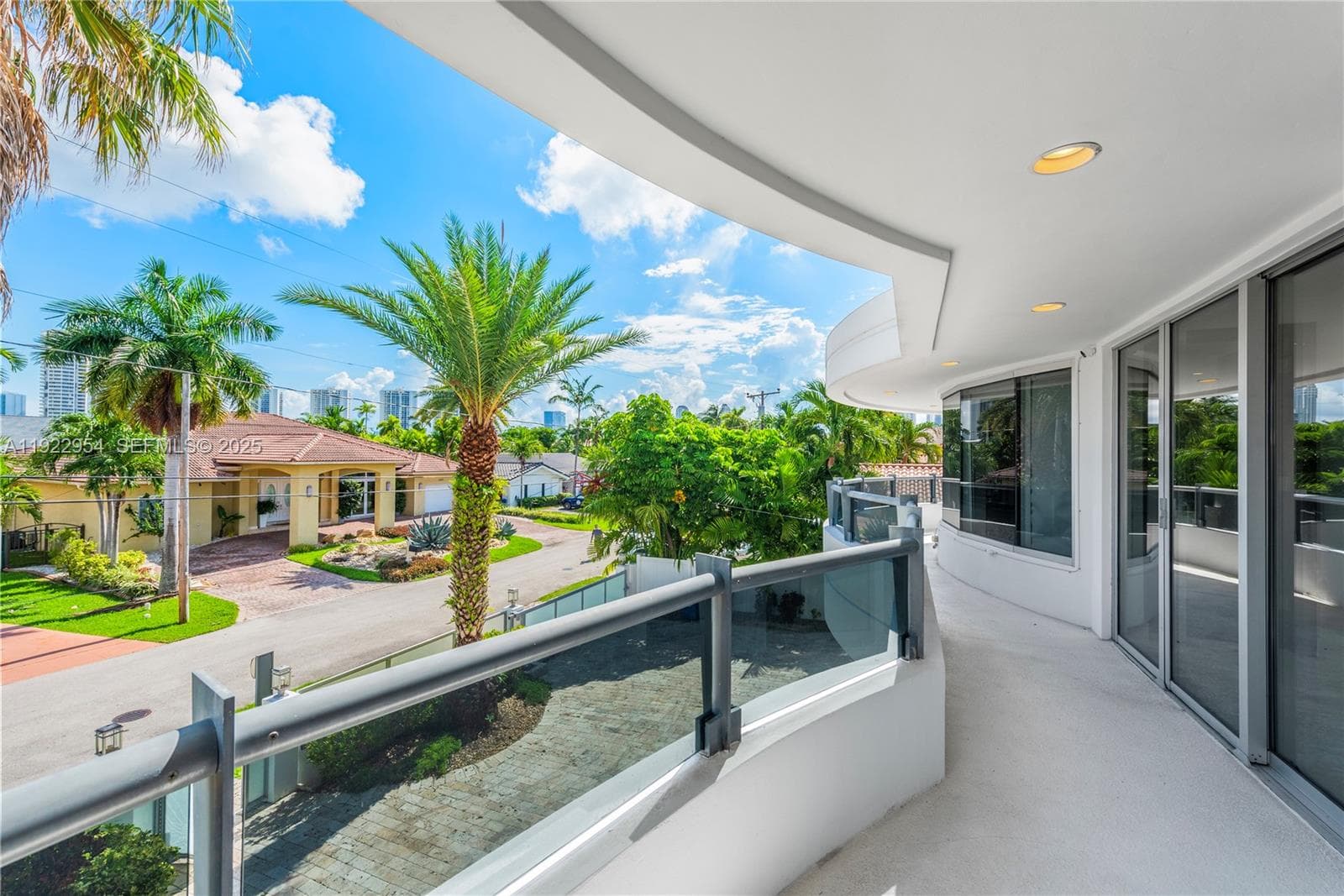 3344 NE 167th St, North Miami Beach FL 33160 — 86