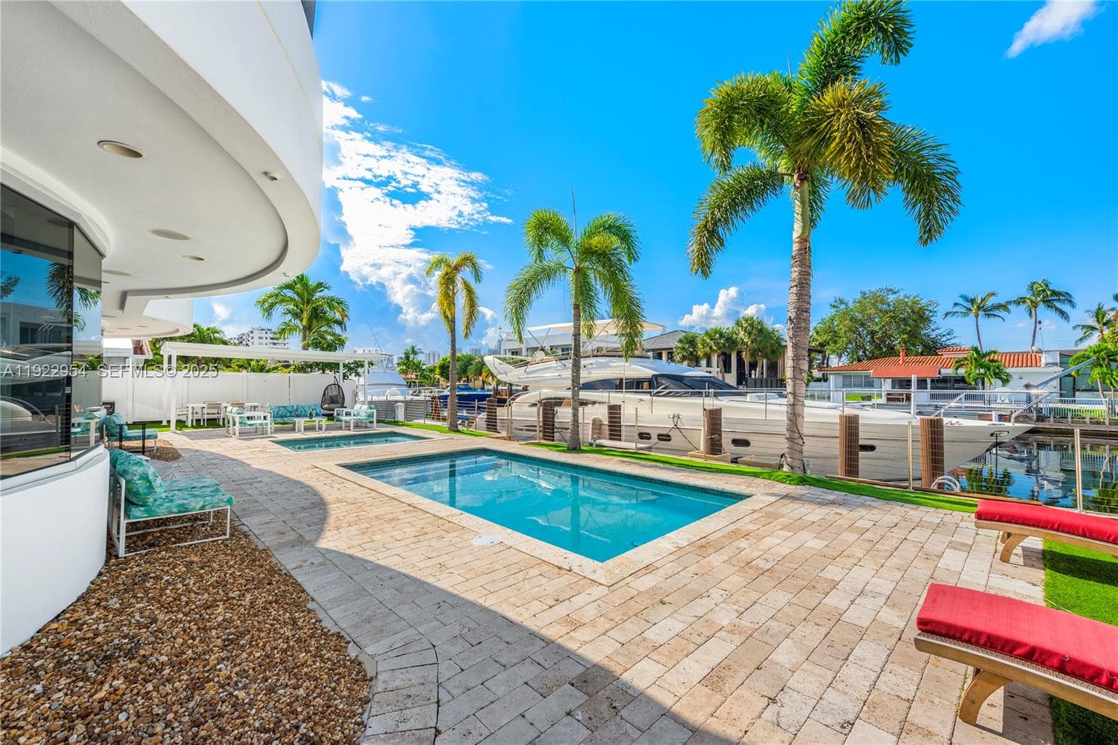3344 NE 167th St, North Miami Beach FL 33160 — 33