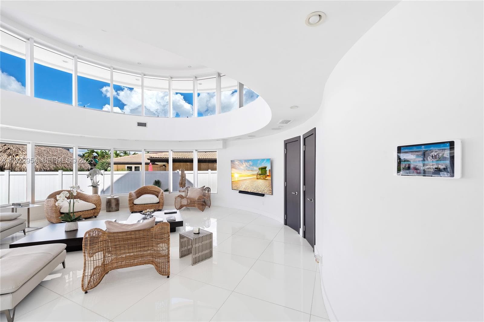3344 NE 167th St, North Miami Beach FL 33160 — 51