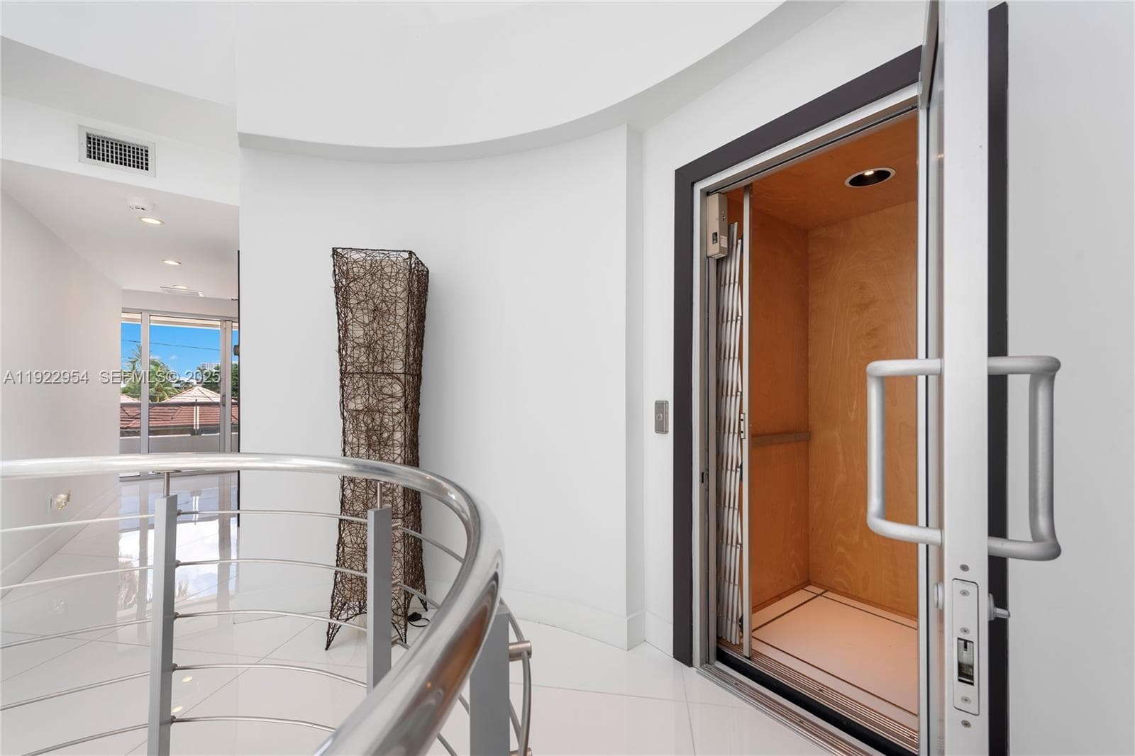 3344 NE 167th St, North Miami Beach FL 33160 — 54