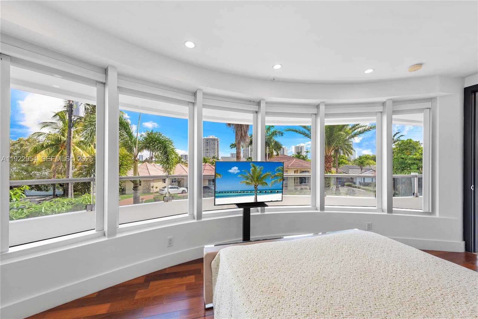 3344 NE 167th St, North Miami Beach FL 33160 — 83