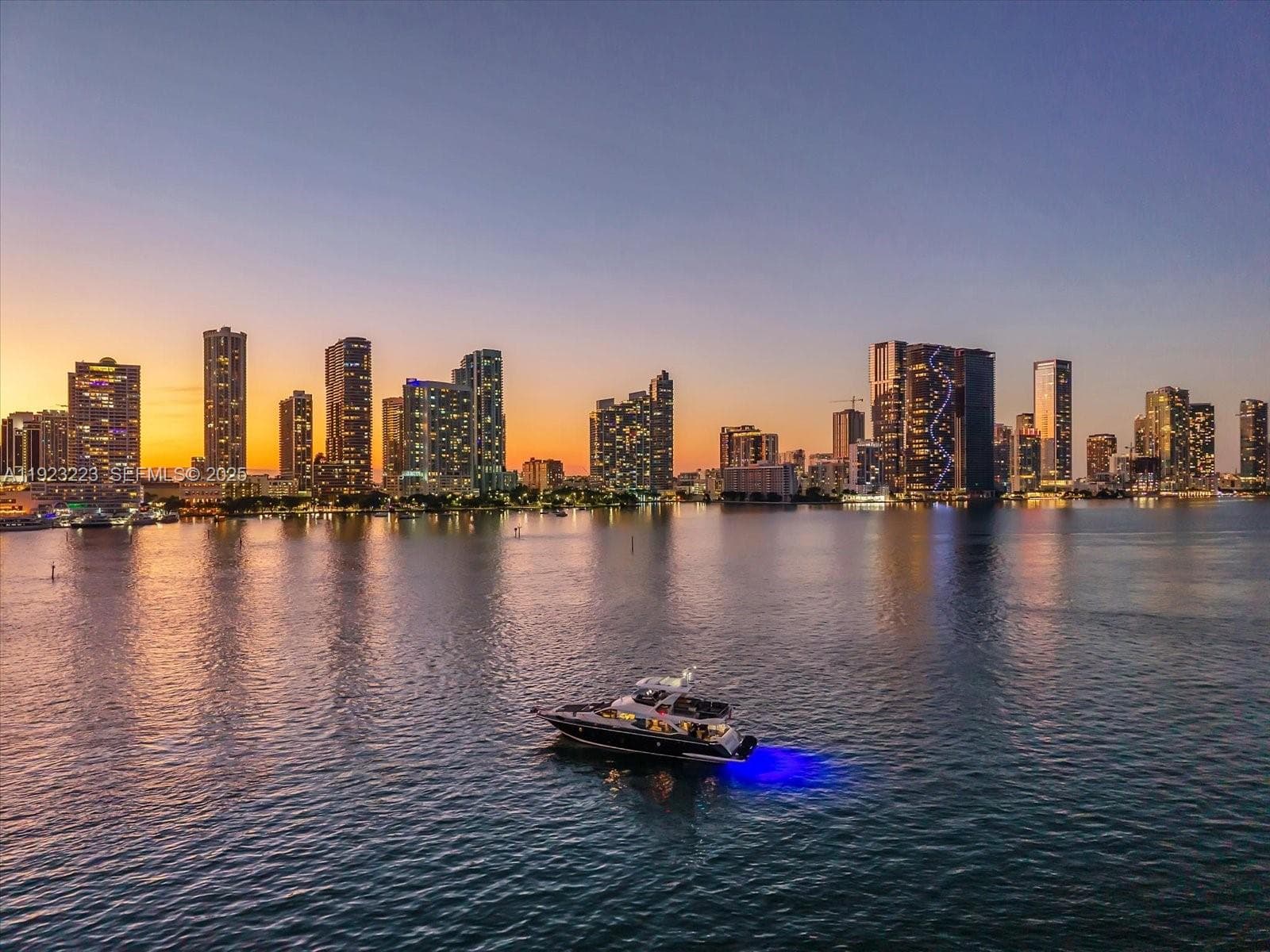 851 N Venetian Dr, Miami FL 33139 — 3