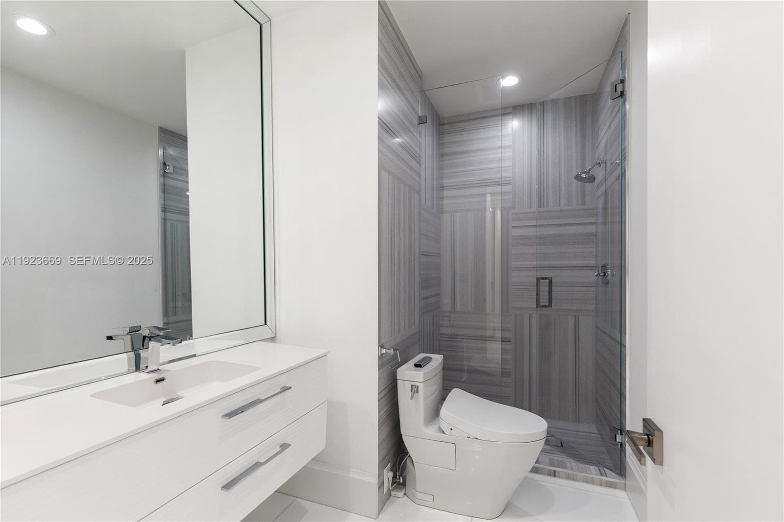 17875 Collins Ave, Sunny Isles Beach FL 33160 — 49