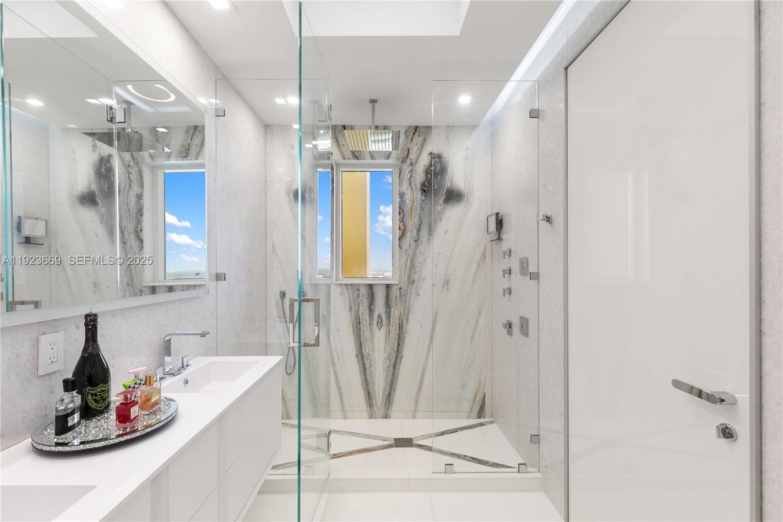 17875 Collins Ave, Sunny Isles Beach FL 33160 — 35