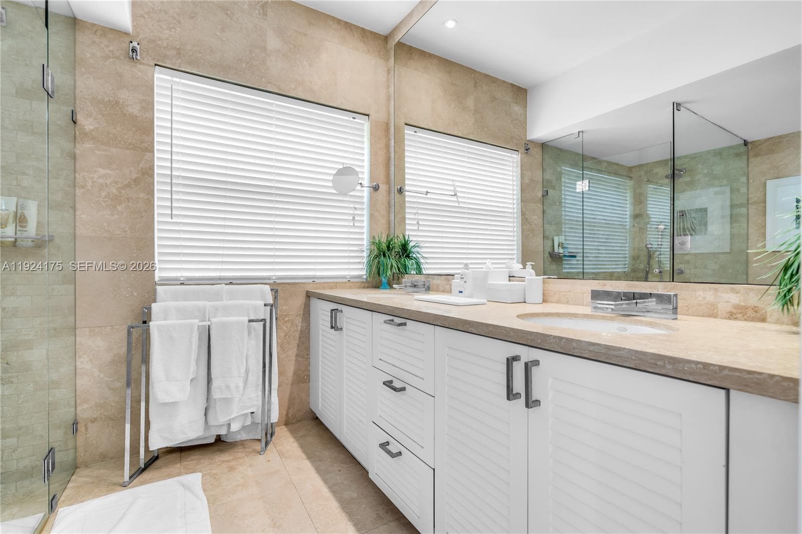 591 N Mashta Dr, Key Biscayne FL 33149 — 16