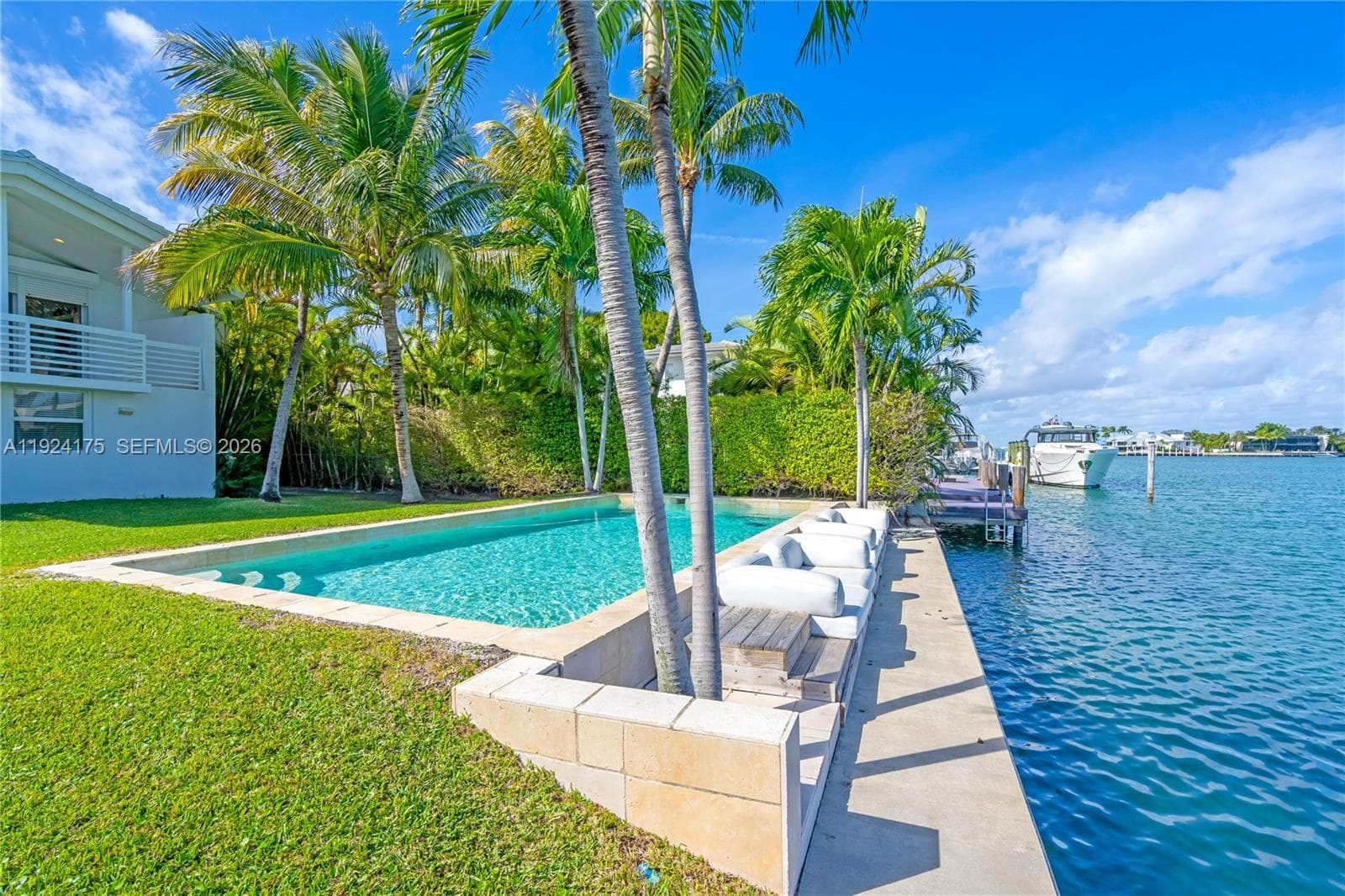 591 N Mashta Dr, Key Biscayne FL 33149 — 33