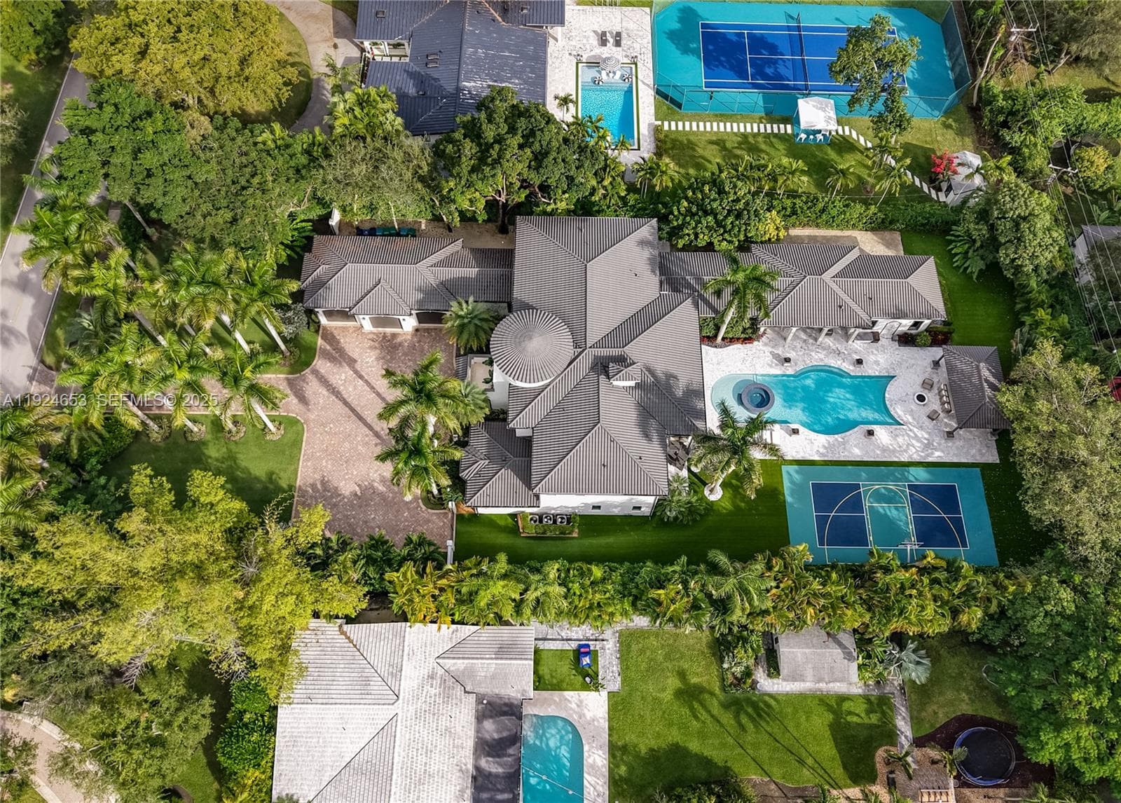 6080 SW 104th St, Pinecrest FL 33156 — 70