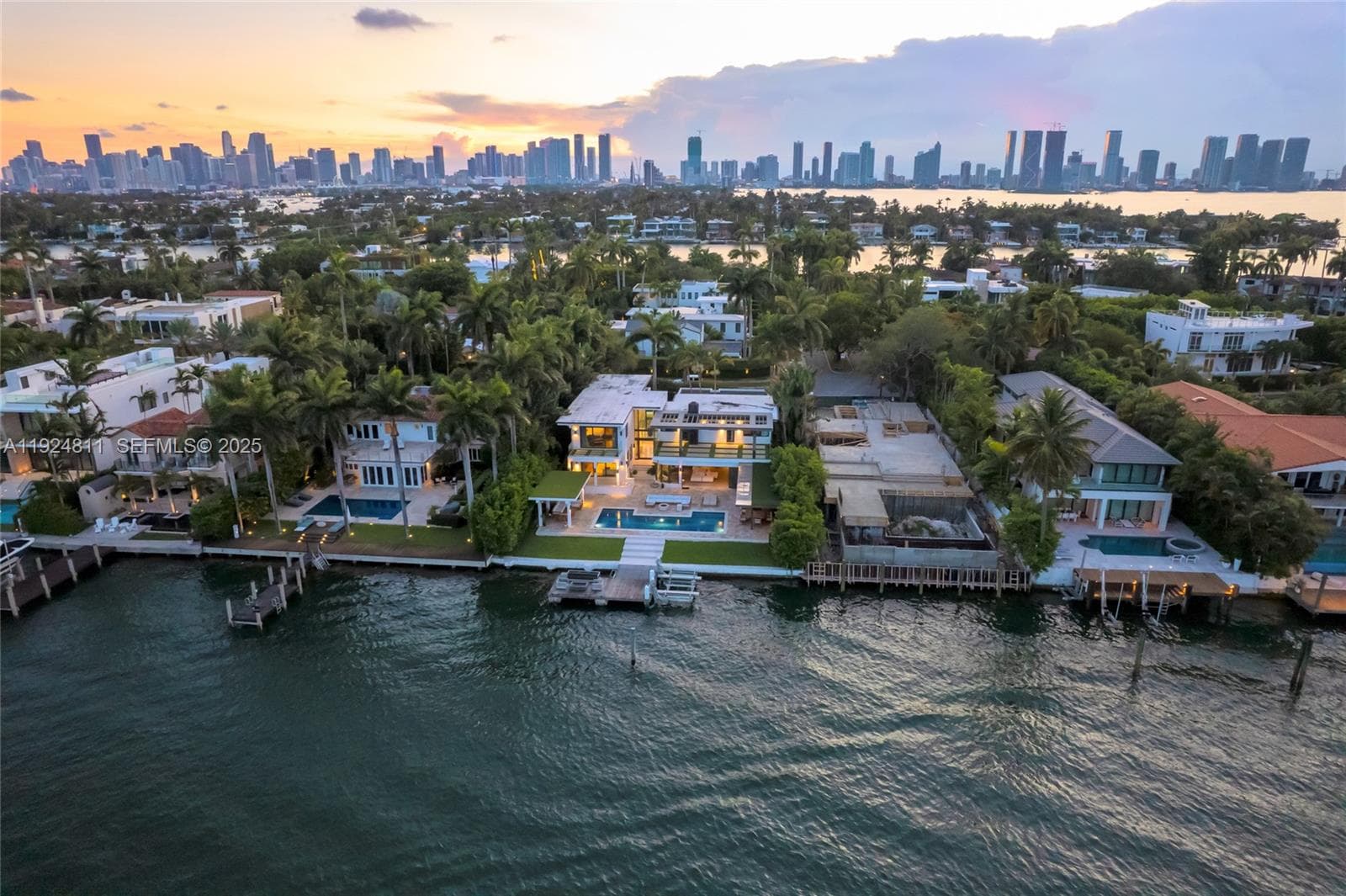 327 E Rivo Alto Dr, Miami Beach FL 33139 — 12