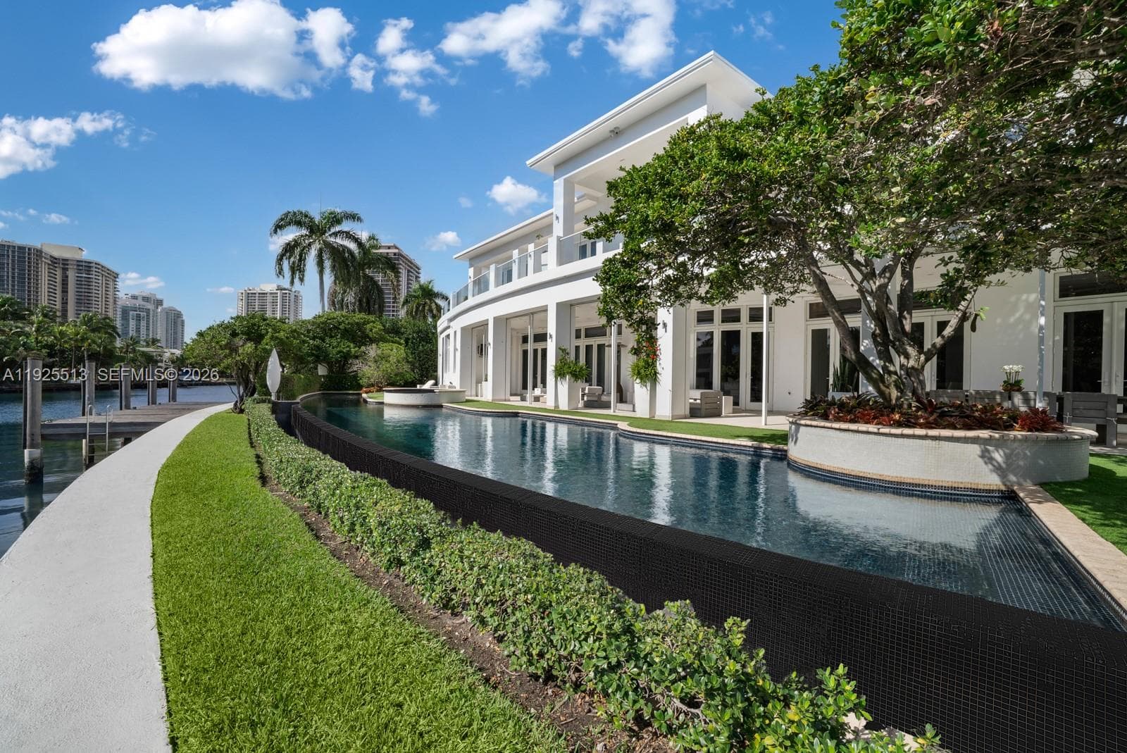 142 S Island Dr, Golden Beach FL 33160 — 47