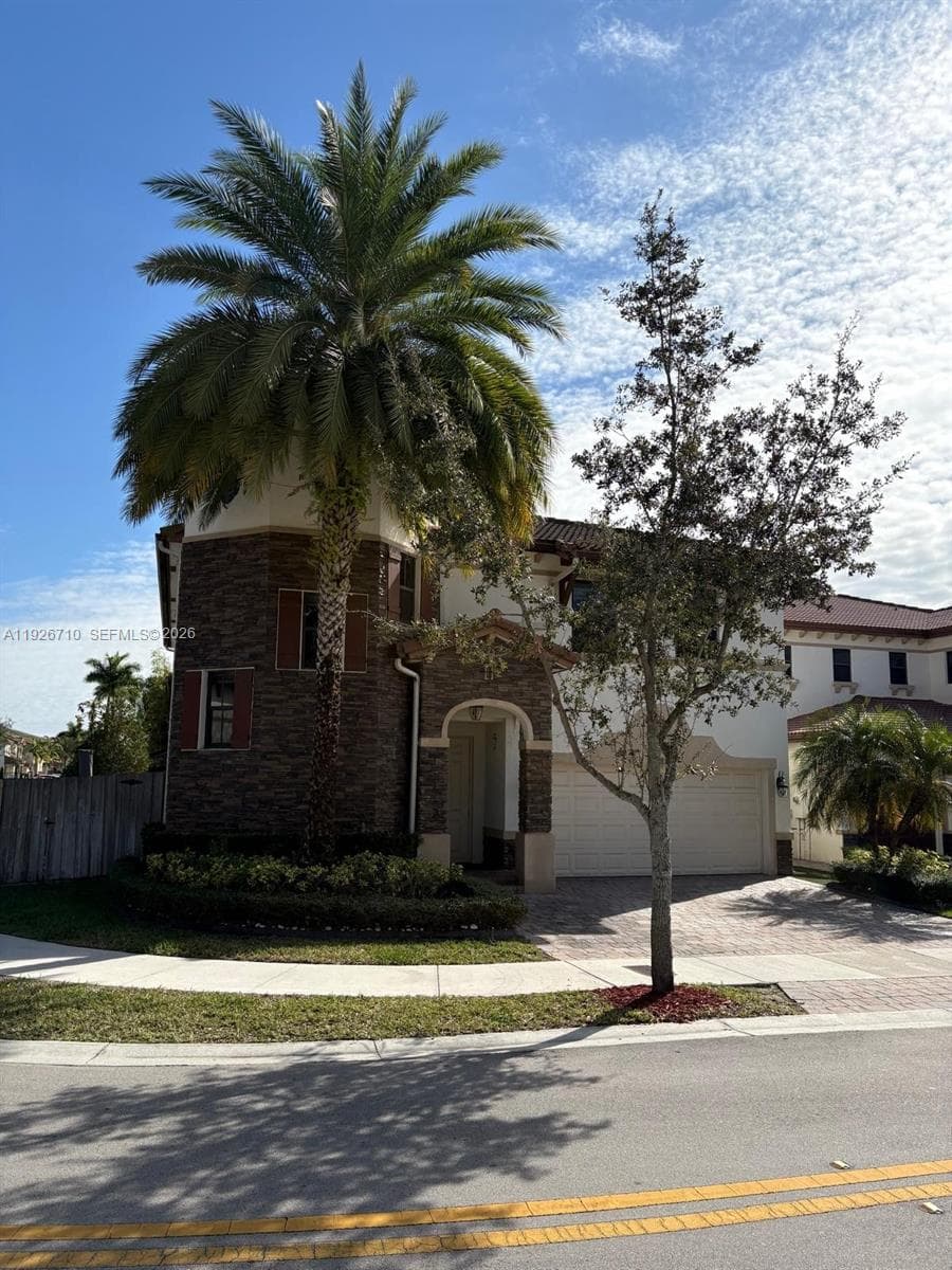 8925 NW 99th Ct, Doral FL 33178 — 4