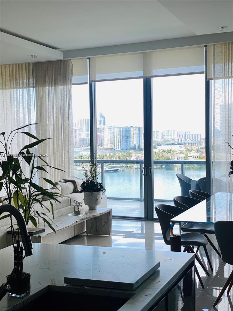 3300 NE 188th St, Aventura FL 33180 — 4