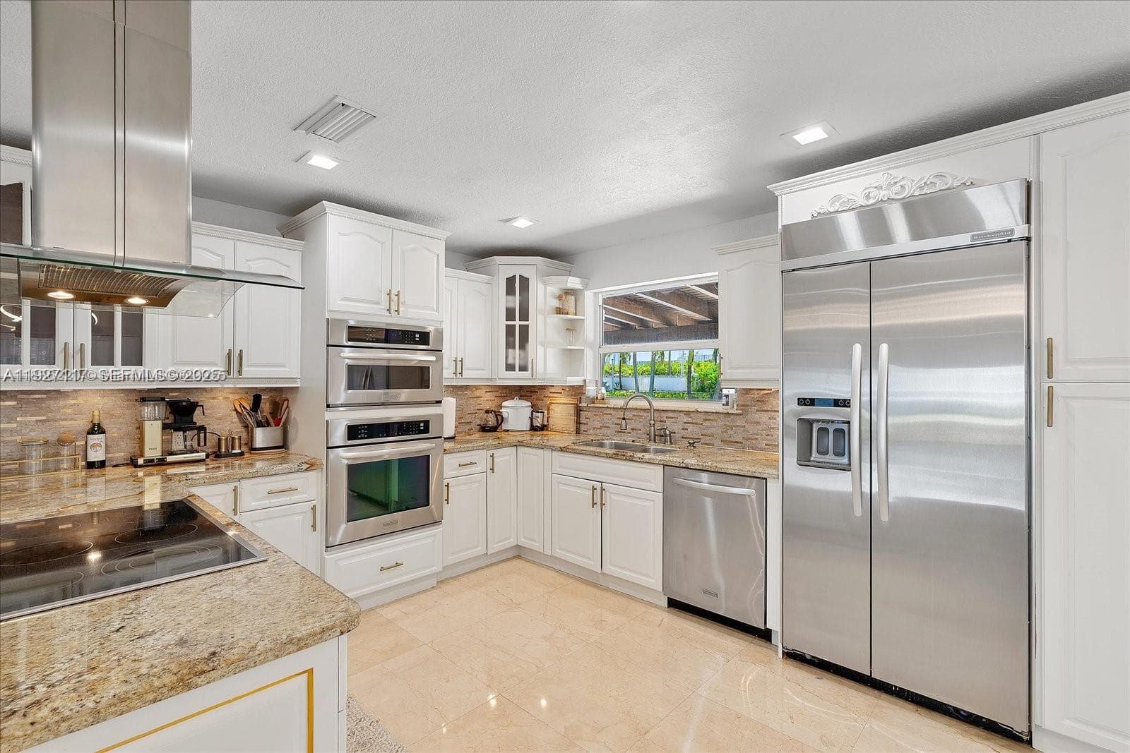 3220 NE 164th st, North Miami Beach FL 33160 — 6