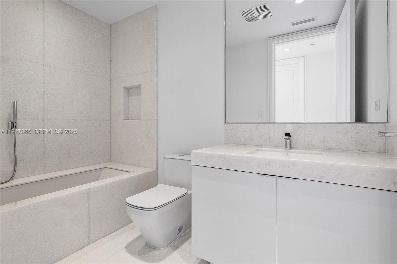 17975 Collins Ave # 3502, Sunny Isles Beach FL 33160 — 33