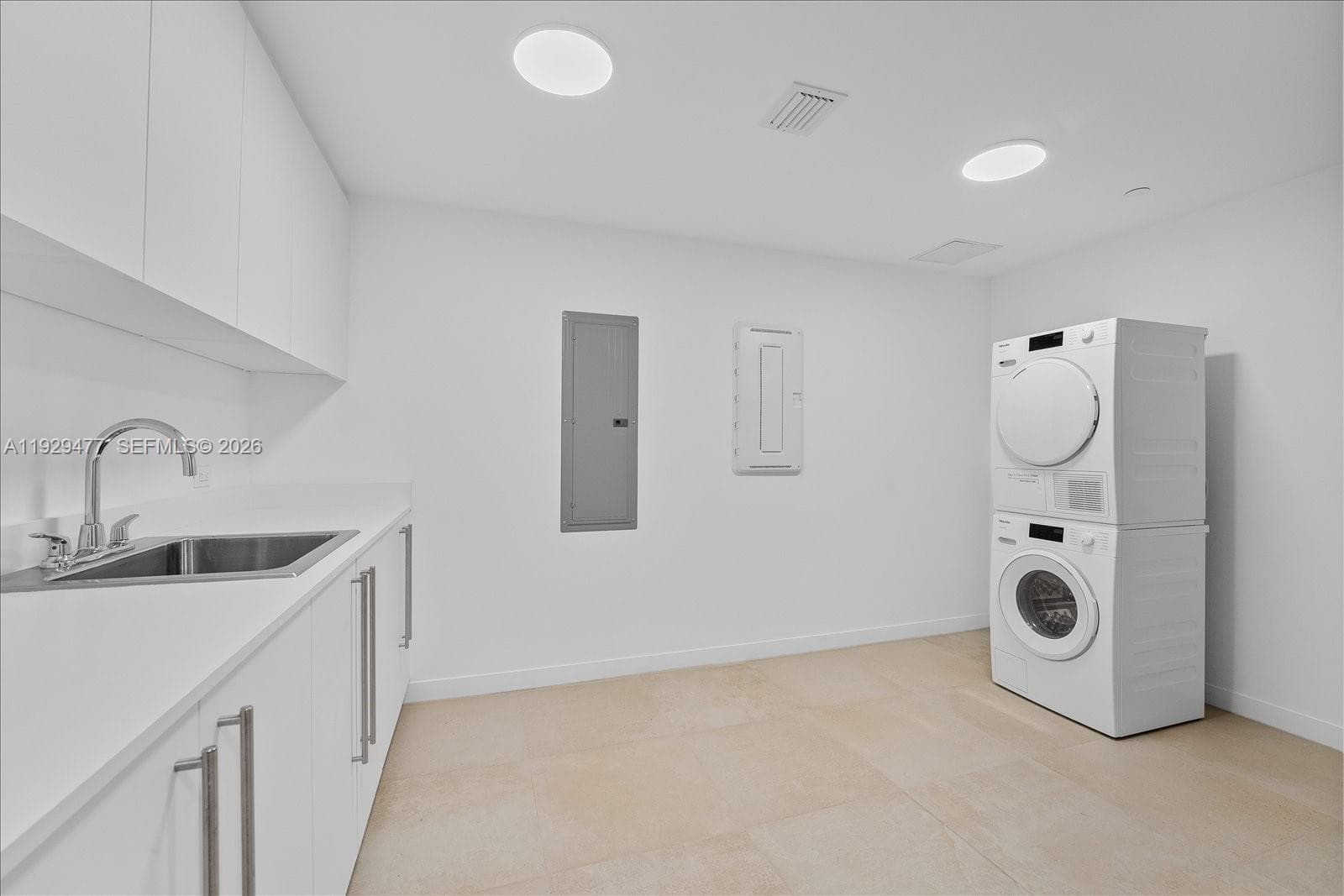1135 103 St # 403, Bay Harbor Islands FL 33154 — 37