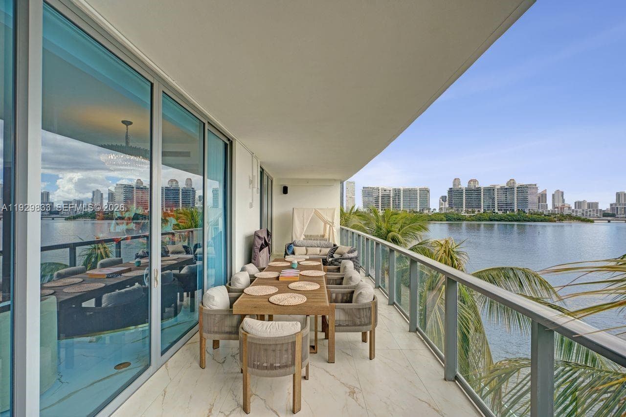3300 NE 188th St # 210, Aventura FL 33180 — 43