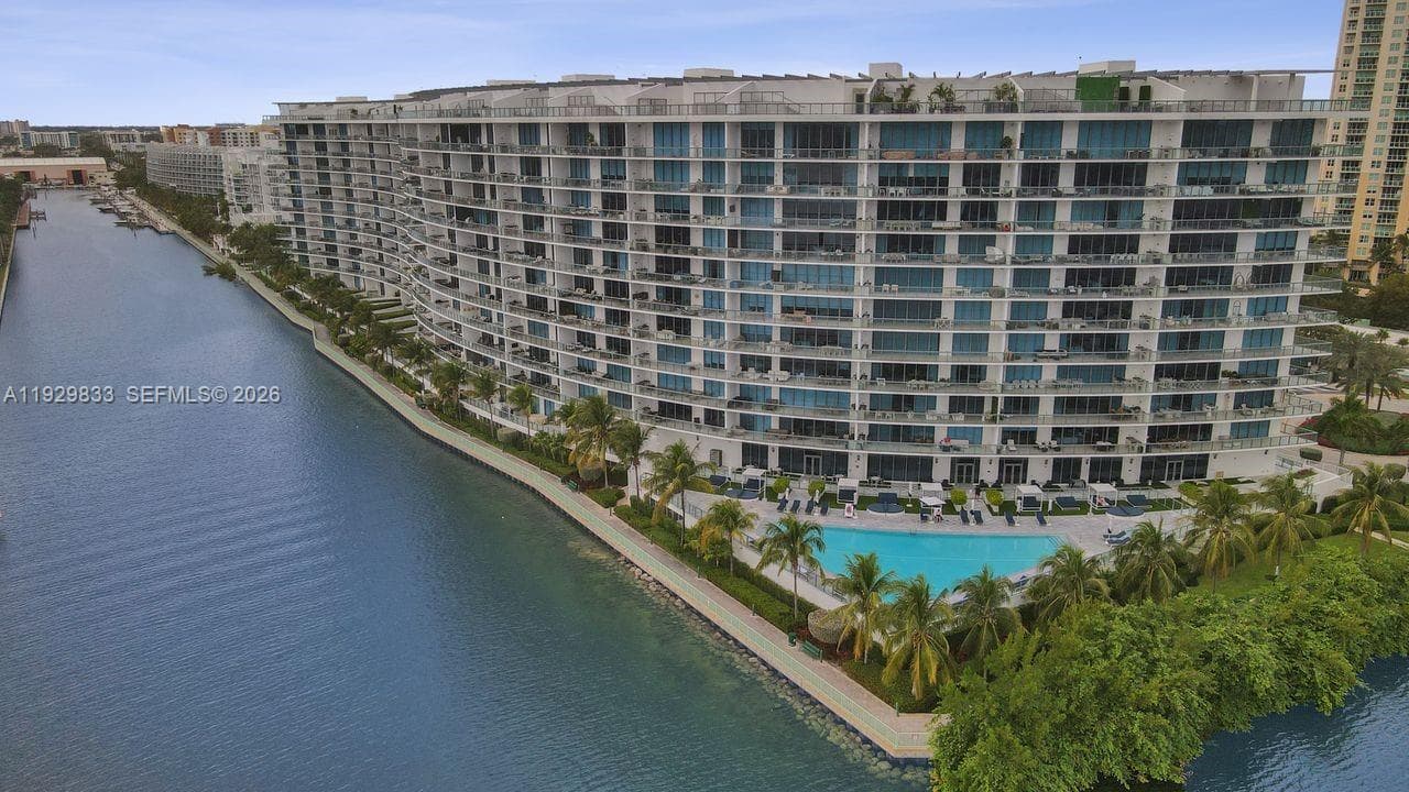 3300 NE 188th St # 210, Aventura FL 33180 — 54