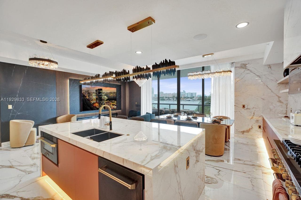 3300 NE 188th St # 210, Aventura FL 33180 — 39