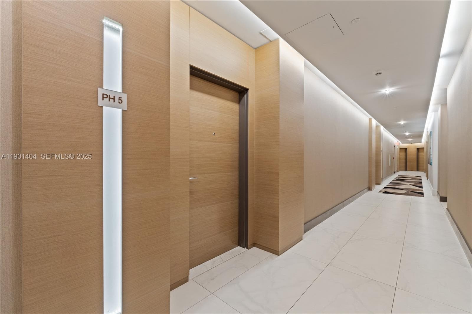 17301 Biscayne Blvd # 5, North Miami Beach FL 33160 — 3