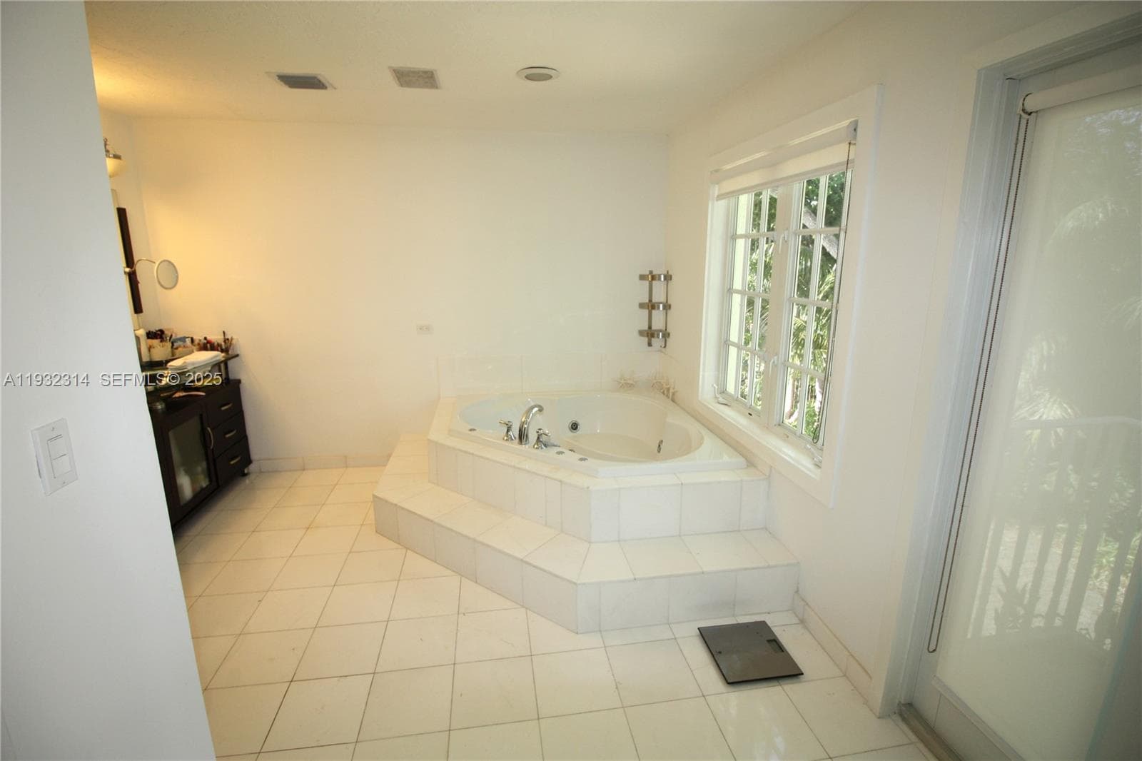 6750 Granada Blvd, Coral Gables FL 33146 — 26