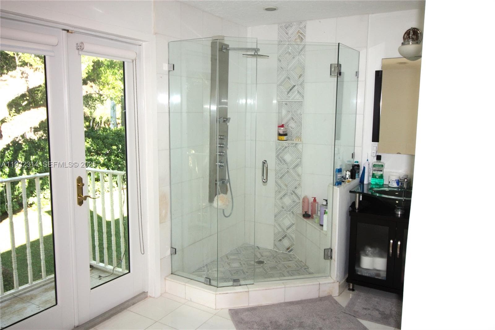 6750 Granada Blvd, Coral Gables FL 33146 — 24