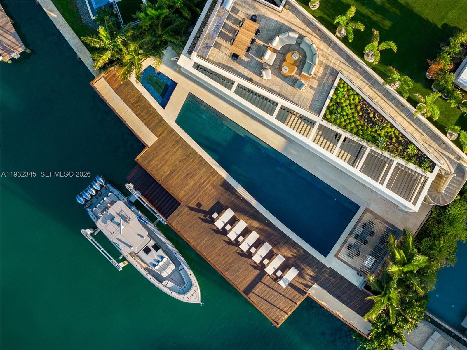 1413 N Venetian Way, Miami FL 33139 — 7