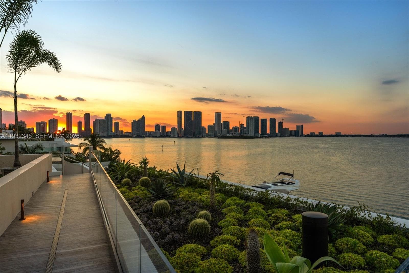 1413 N Venetian Way, Miami FL 33139 — 65