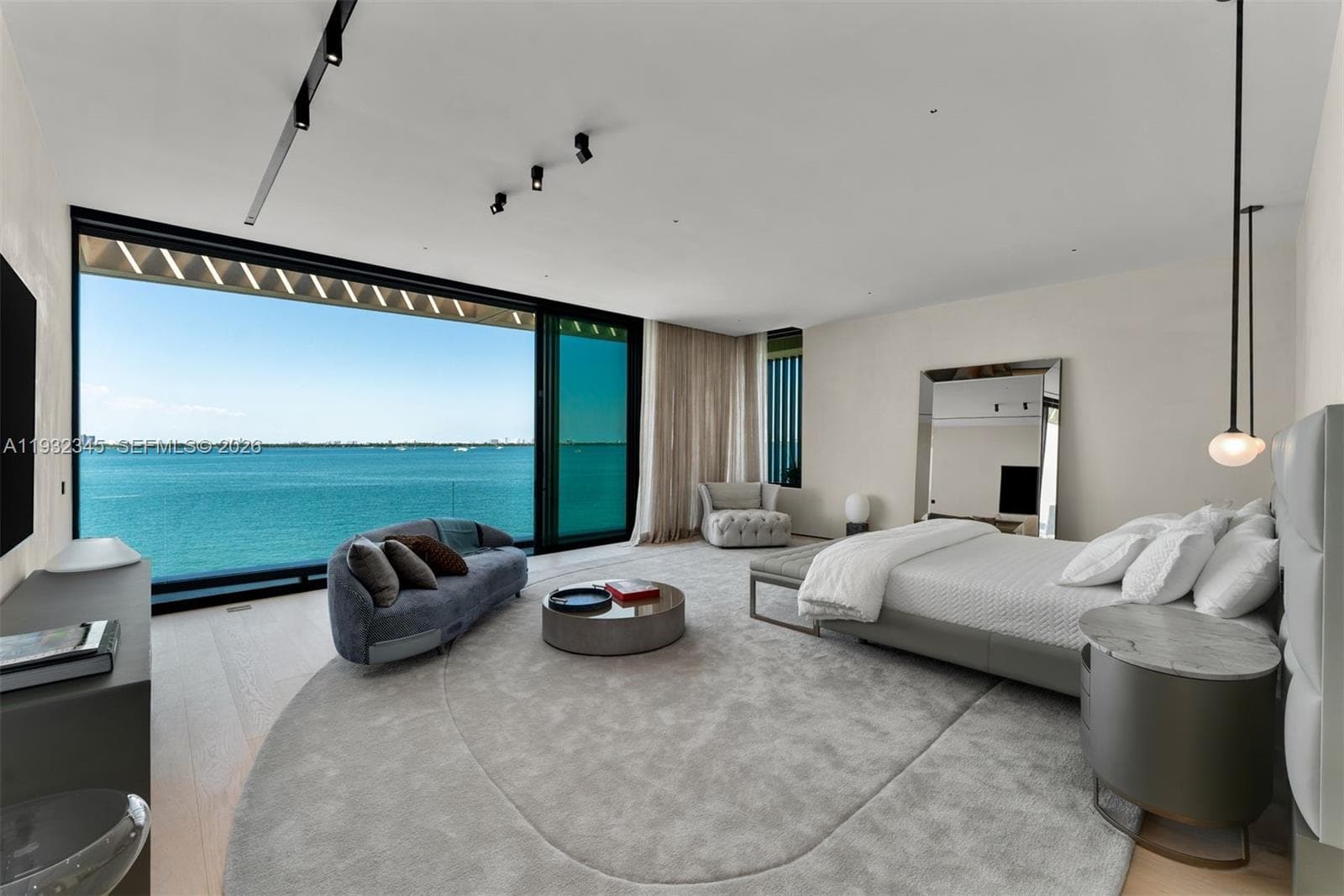 1413 N Venetian Way, Miami FL 33139 — 37