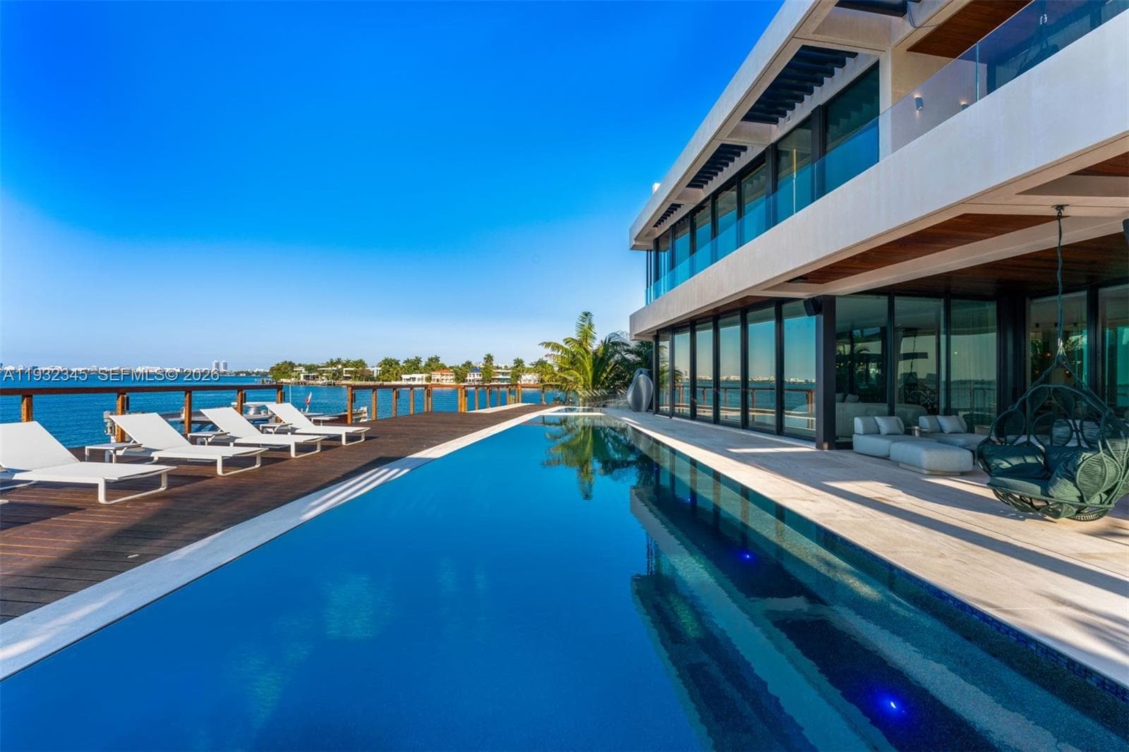 1413 N Venetian Way, Miami FL 33139 — 11