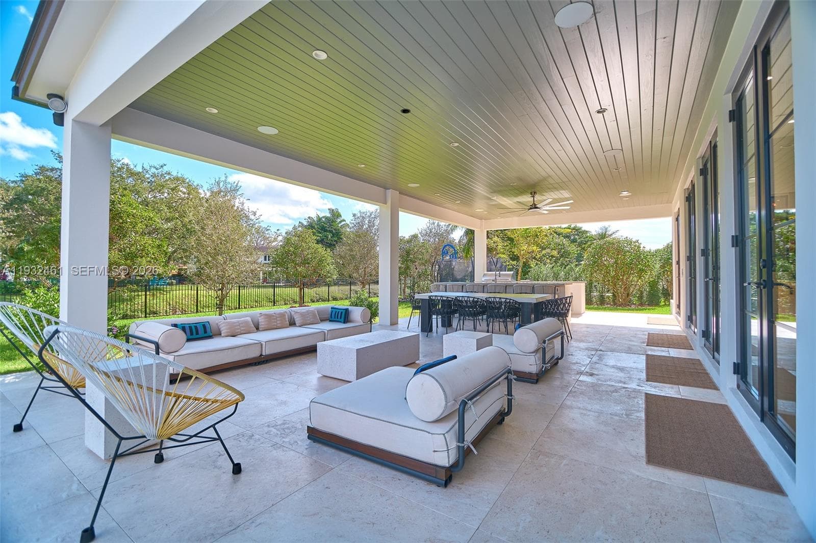 11001 SW 74th Ave, Pinecrest FL 33156 — 9