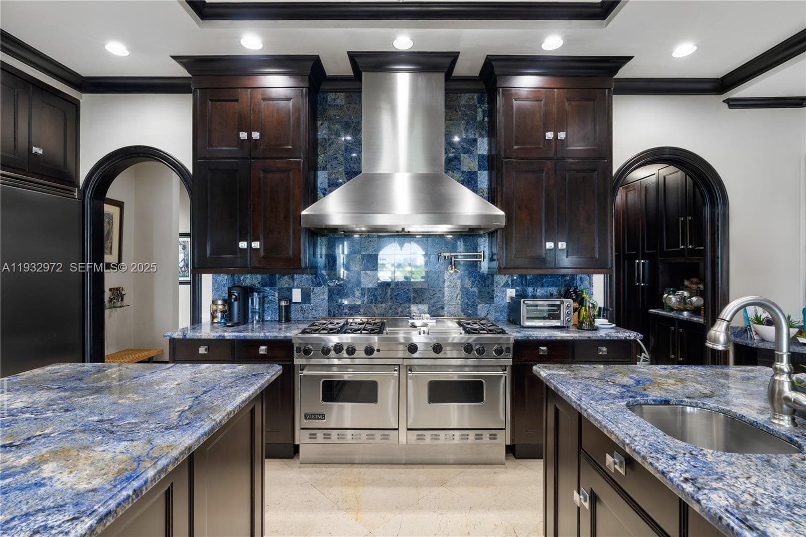 10330 W Broadview Dr, Bay Harbor Islands FL 33154 — 16