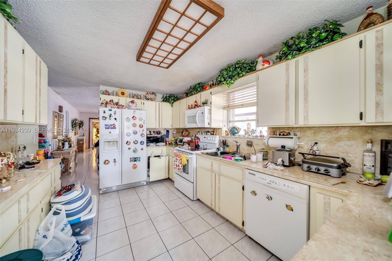 854 E 24th St, Hialeah FL 33013 — 16
