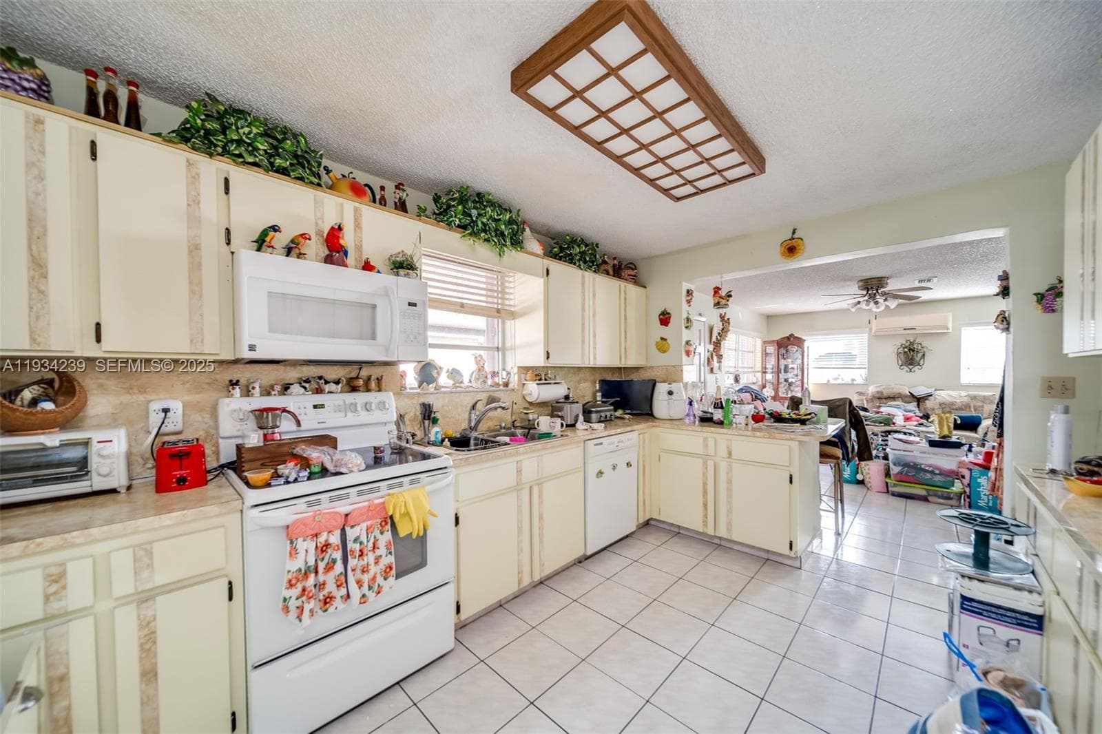 854 E 24th St, Hialeah FL 33013 — 14