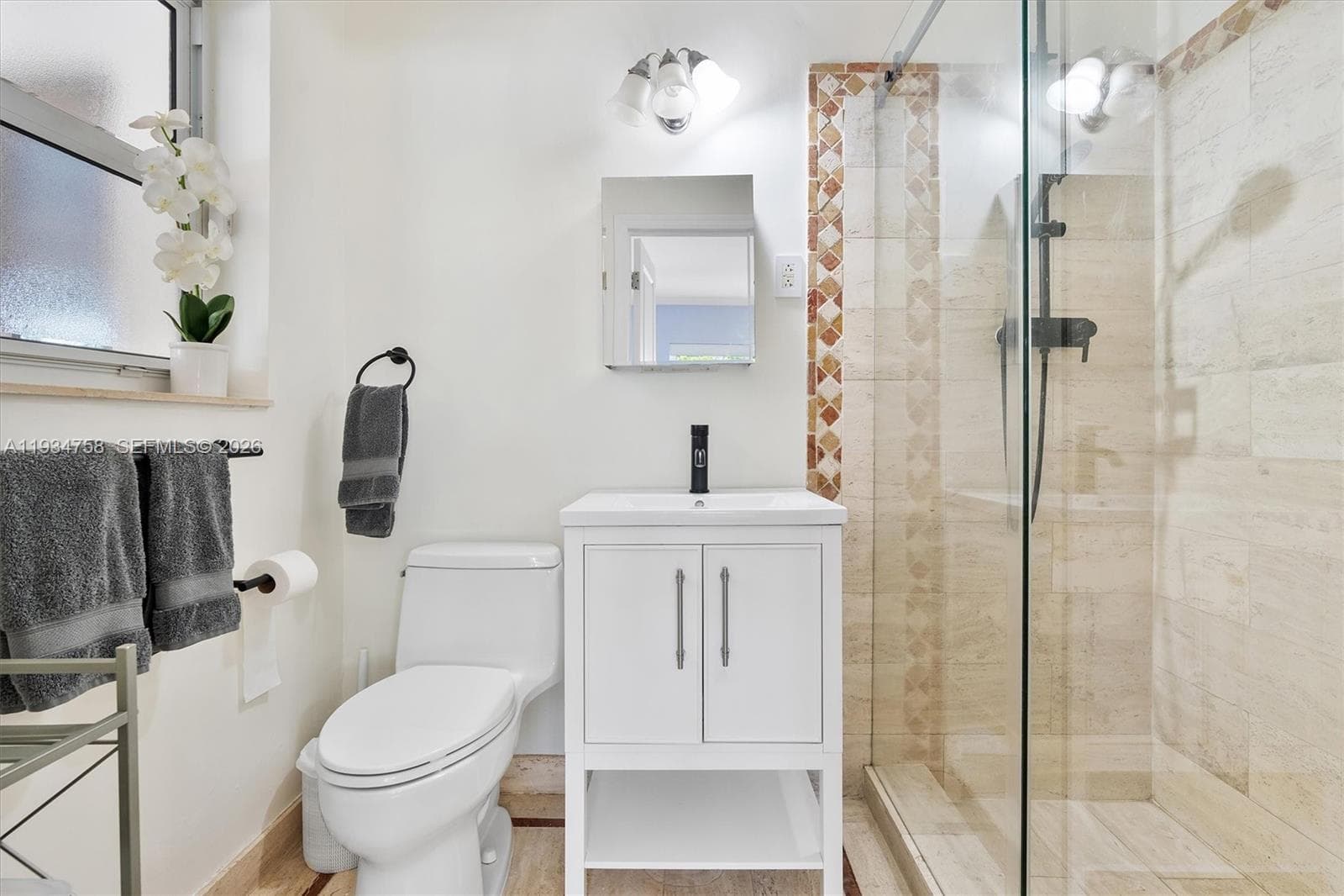 390 NE 103rd St, Miami Shores FL 33138 — 33