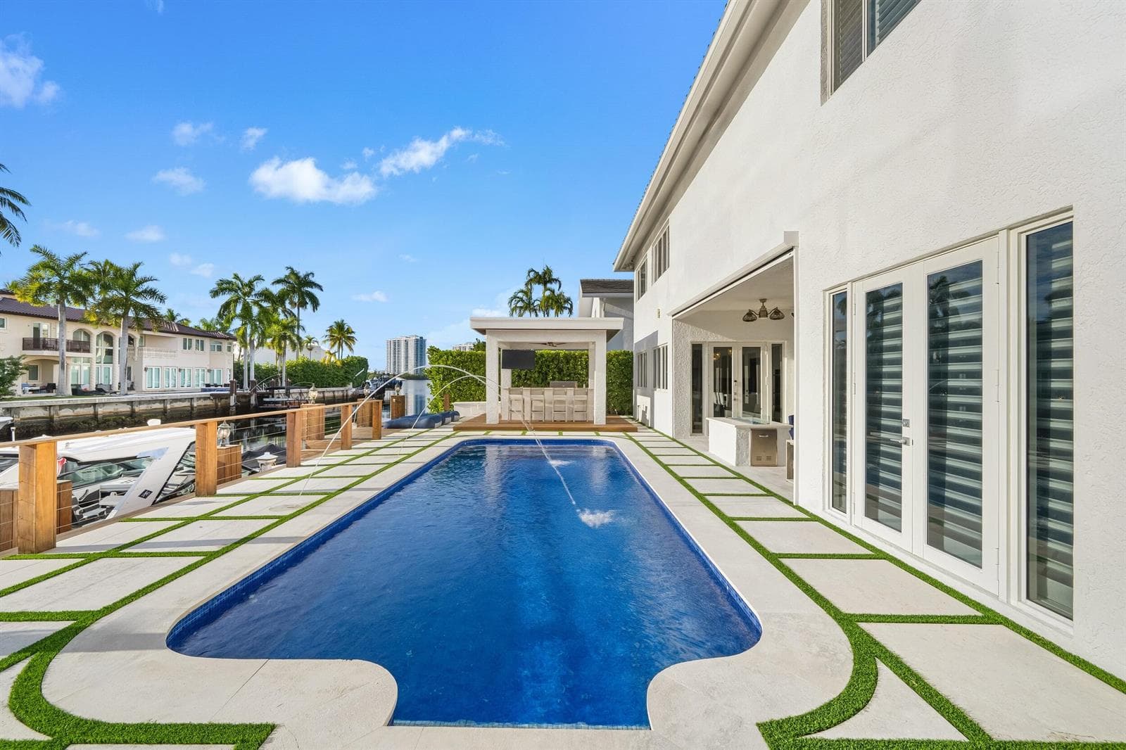 16430 NE 30th Avenue, North Miami Beach FL 33160 — 52