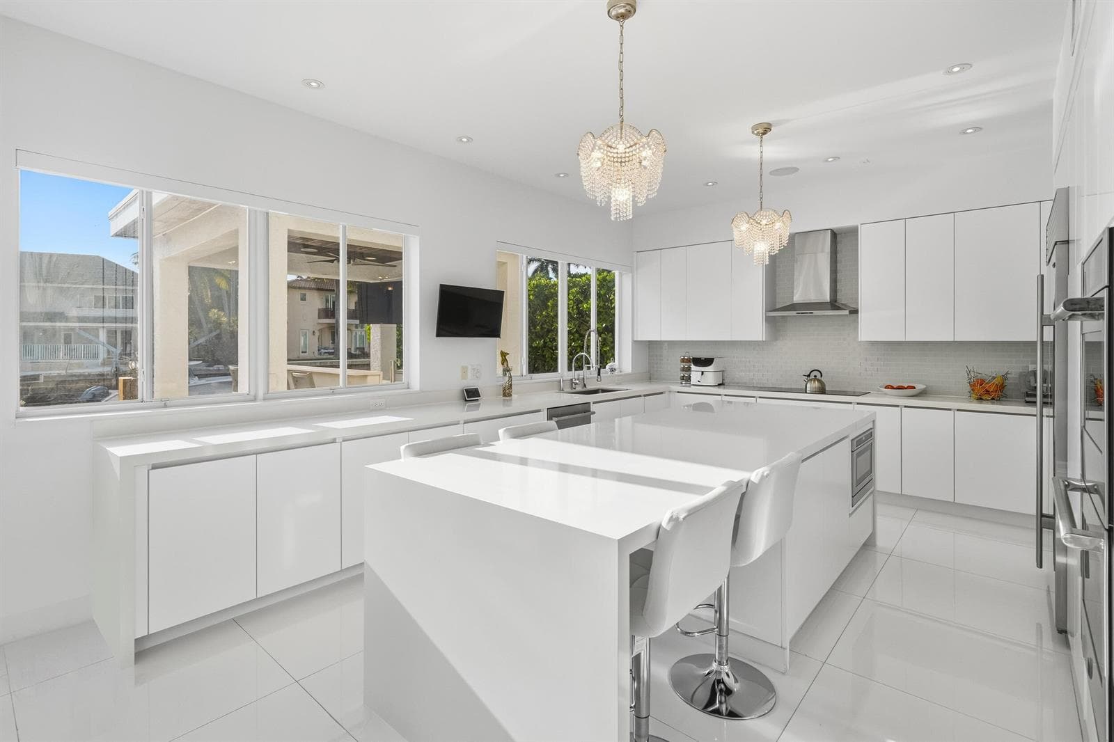 16430 NE 30th Avenue, North Miami Beach FL 33160 — 17