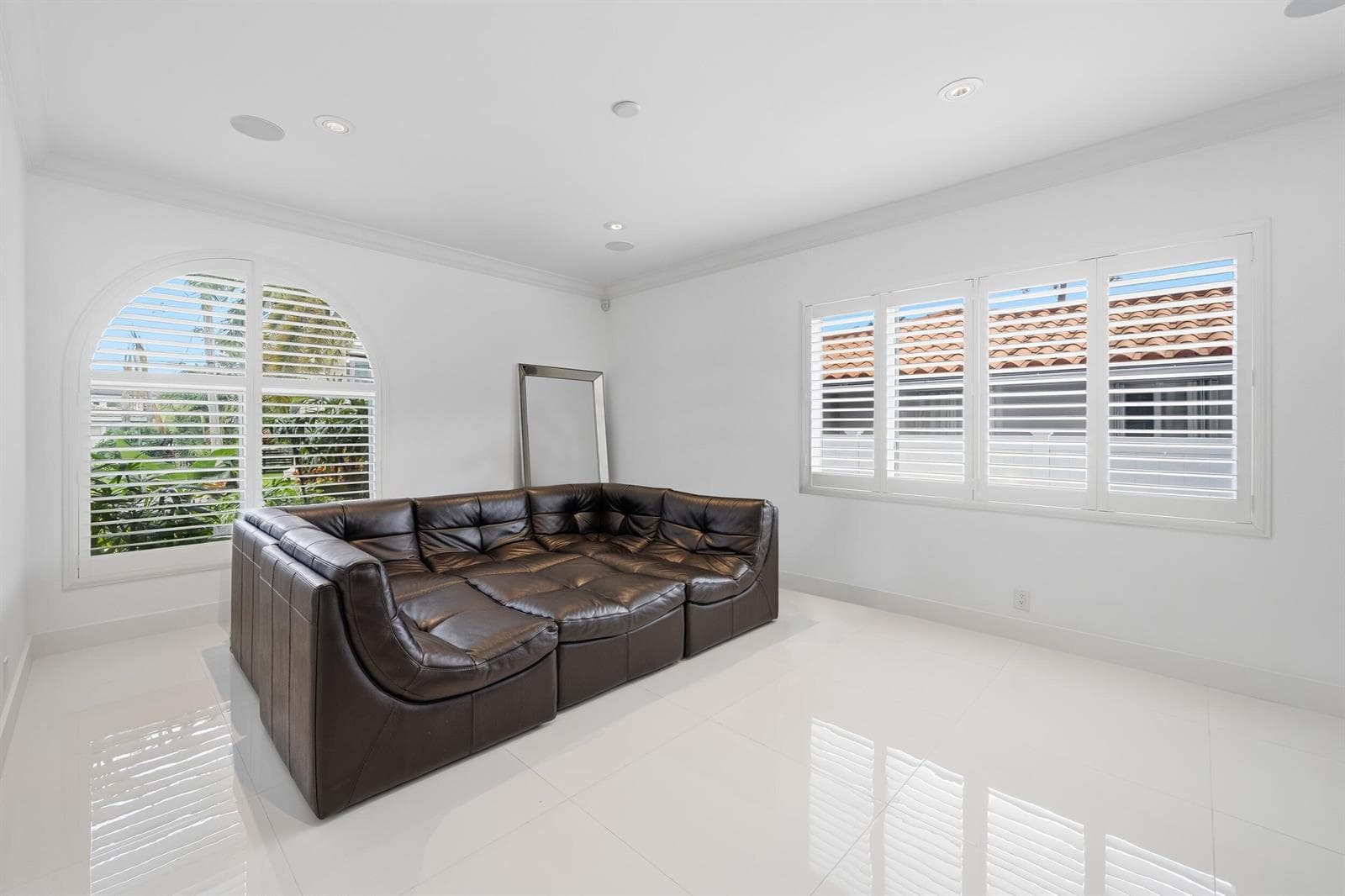 16430 NE 30th Avenue, North Miami Beach FL 33160 — 48