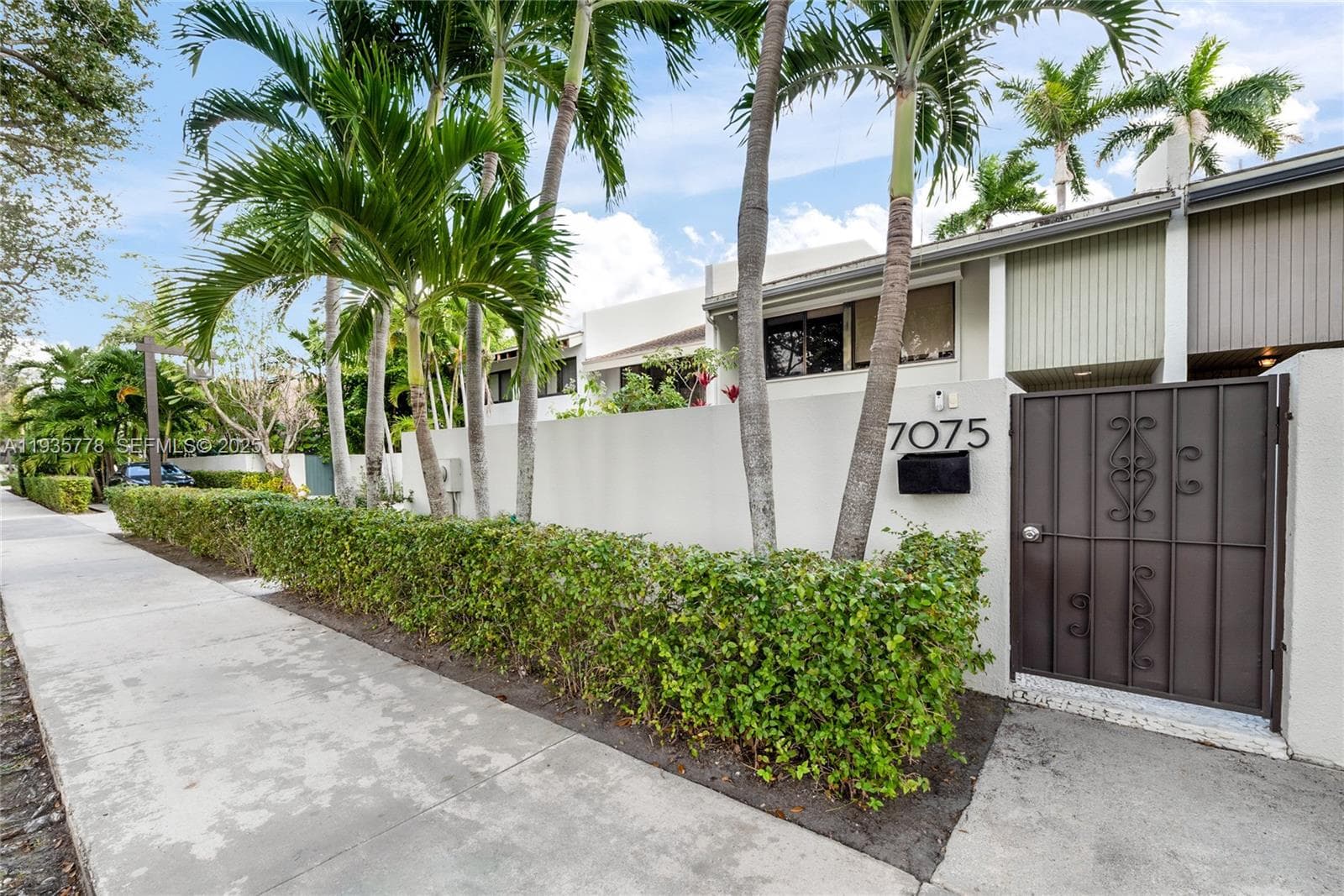 7075 SW 67th Ave # 14, South Miami FL 33143 — 1