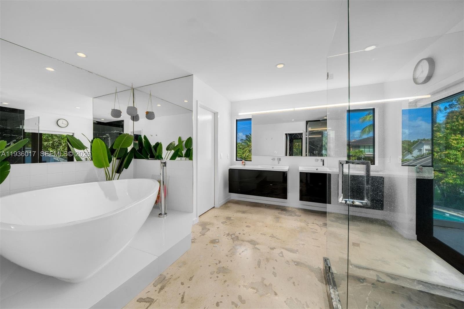 121 Knollwood Drive, Key Biscayne FL 33149 — 23