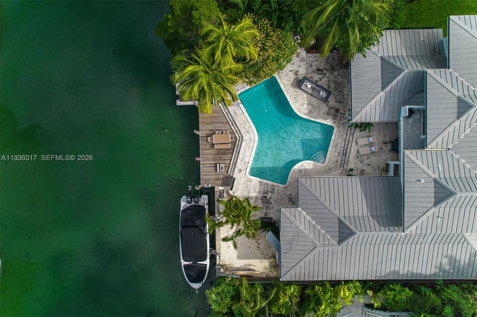 121 Knollwood Drive, Key Biscayne FL 33149 — 43