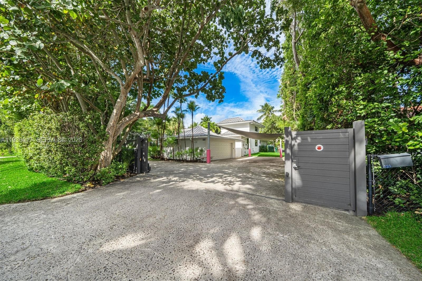 121 Knollwood Drive, Key Biscayne FL 33149 — 40