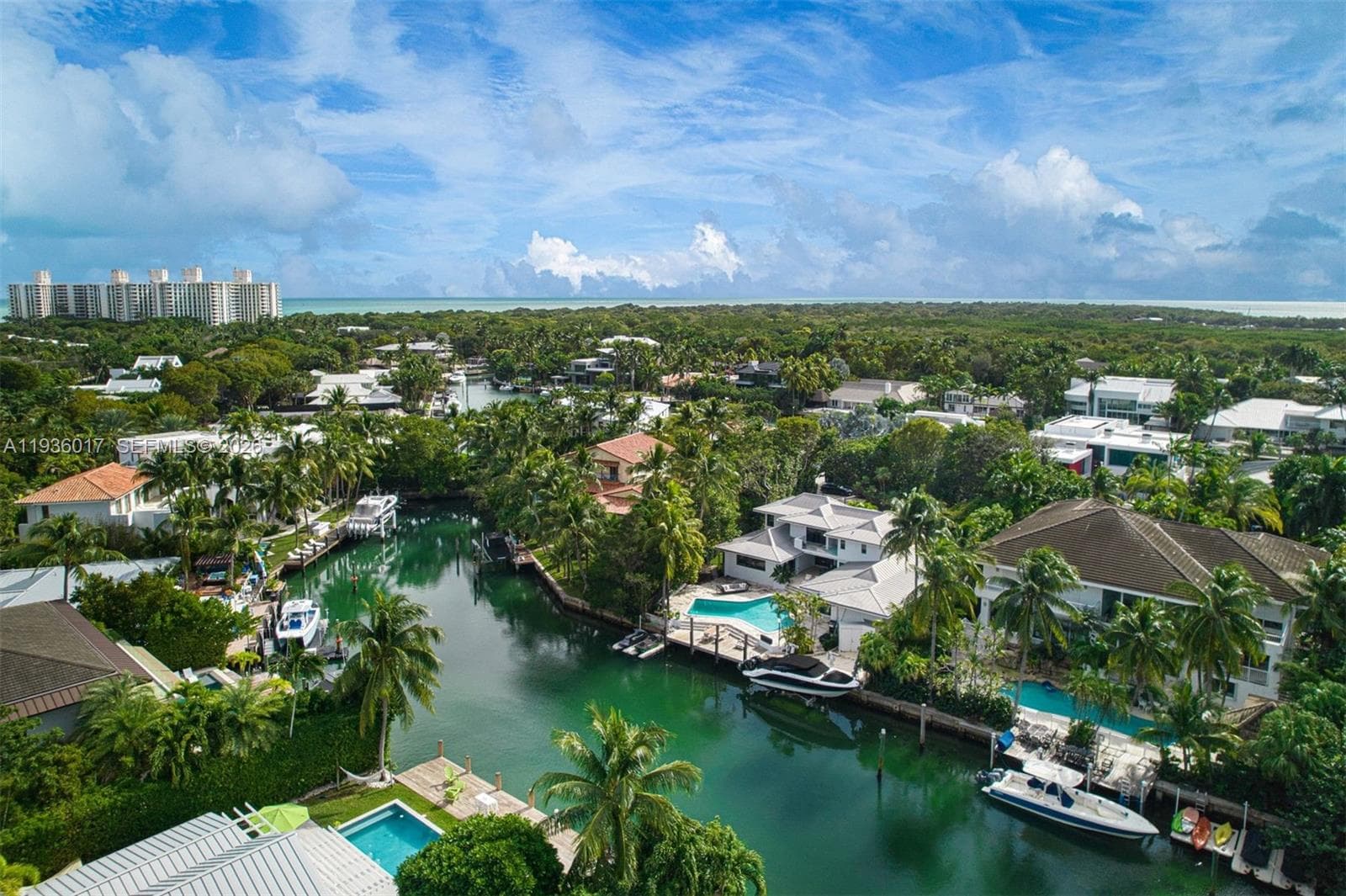 121 Knollwood Drive, Key Biscayne FL 33149 — 39