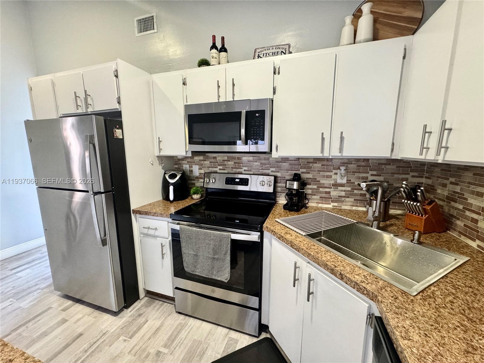 11512 SW 6th St, Sweetwater FL 33174 — 6