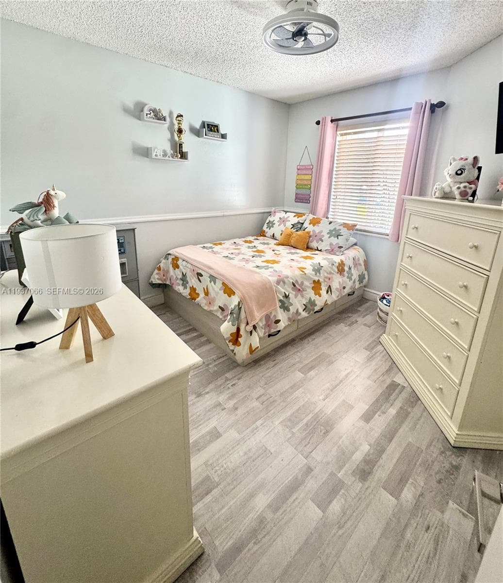 11512 SW 6th St, Sweetwater FL 33174 — 11