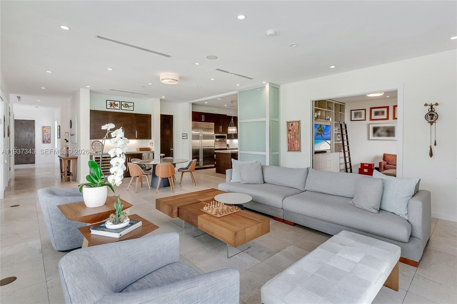 3835 Carole Ct, Miami FL 33133 — 16