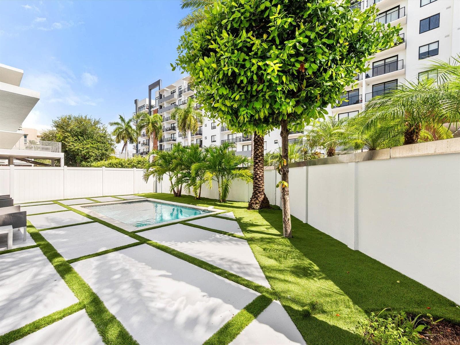 8405 NW 34th Drive, Doral FL 33122 — 18